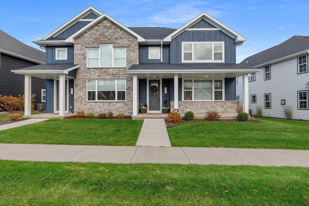 Photo of 634 Olive Tree DRIVE, Green Bay, WI 54313 (MLS # 50326087)