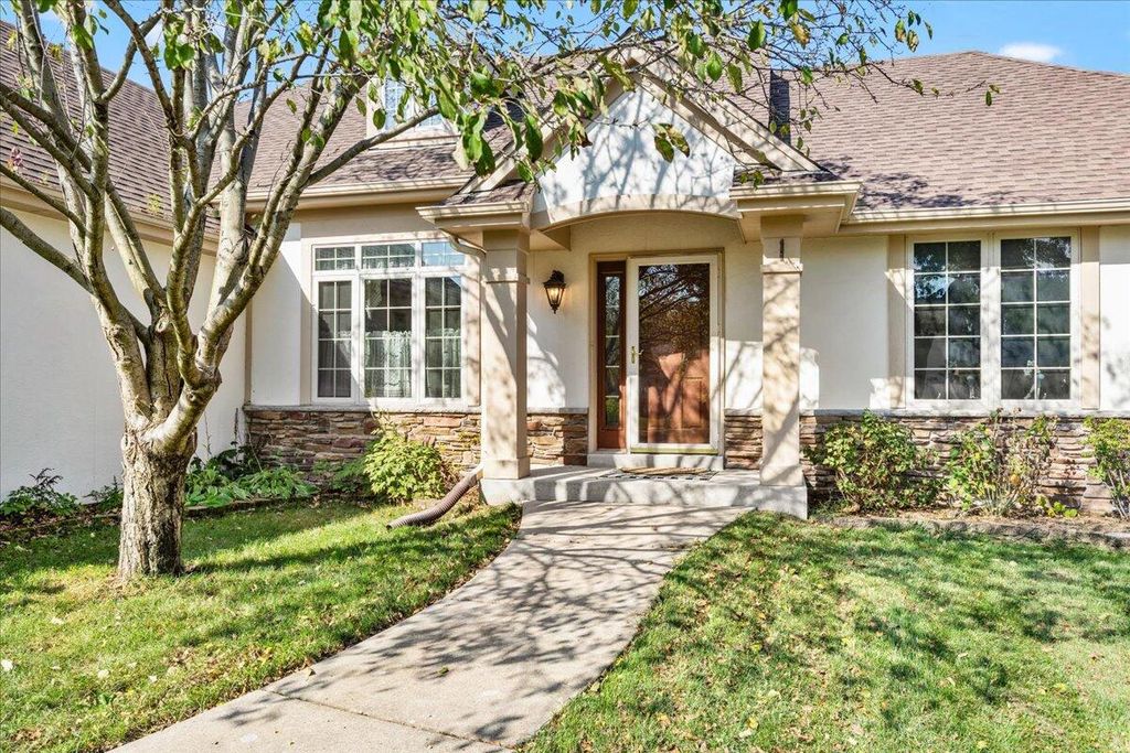 Photo of N174W20270 Raymond ROAD, Jackson, WI 53037 (MLS # 1938182)