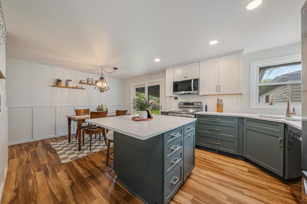 Photo of 523 Margaret STREET, Combined Locks, WI 54113 (MLS # 50325745)