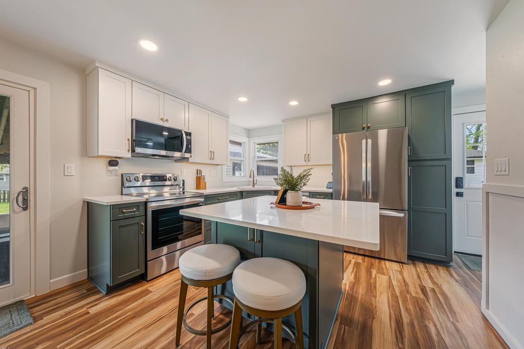 Photo of 523 Margaret STREET, Combined Locks, WI 54113 (MLS # 50325745)
