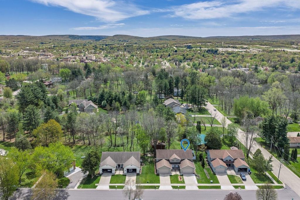 Photo of 425 14th AVENUE, Baraboo, WI 53913 (MLS # 2022634)