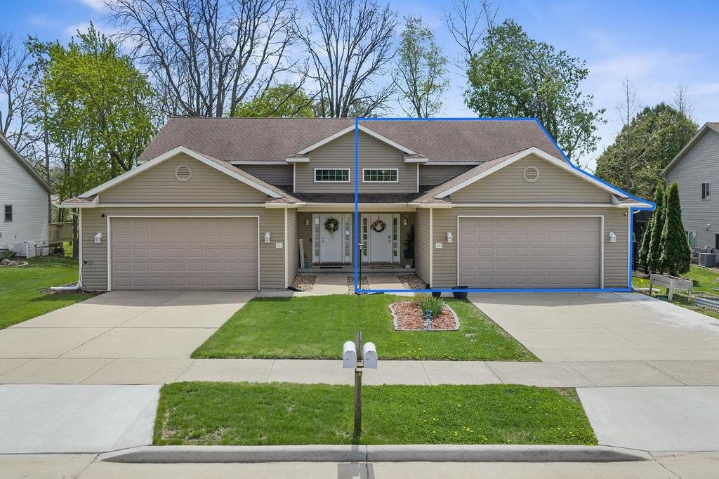 Photo of 425 14th AVENUE, Baraboo, WI 53913 (MLS # 2022634)
