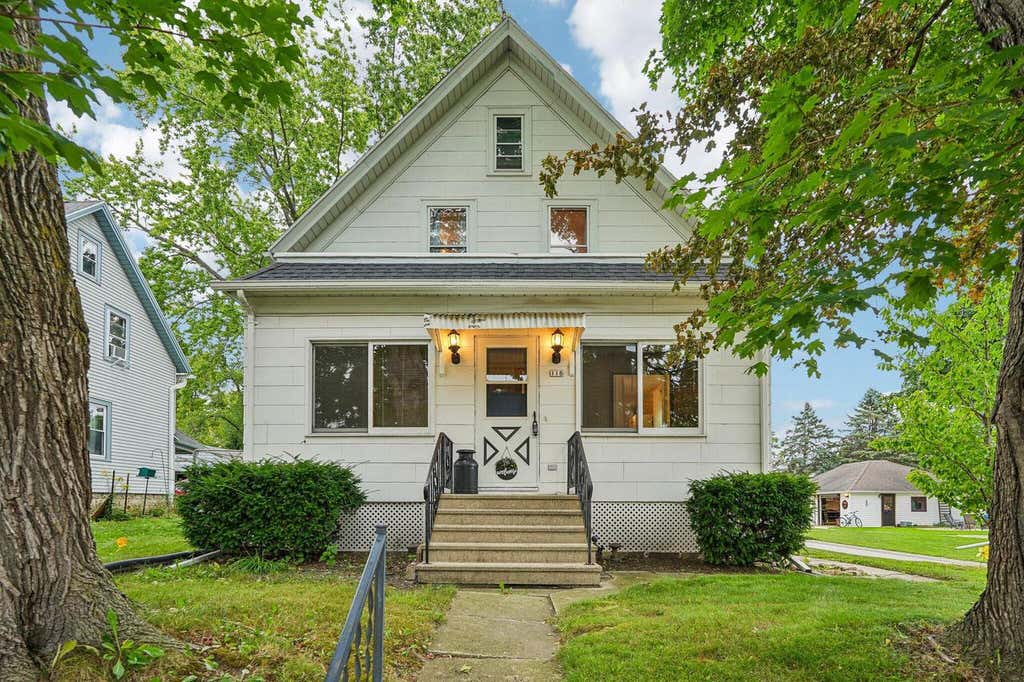 Photo of 118 S Milwaukee STREET, Fredonia, WI 53021 (MLS # 1974902)