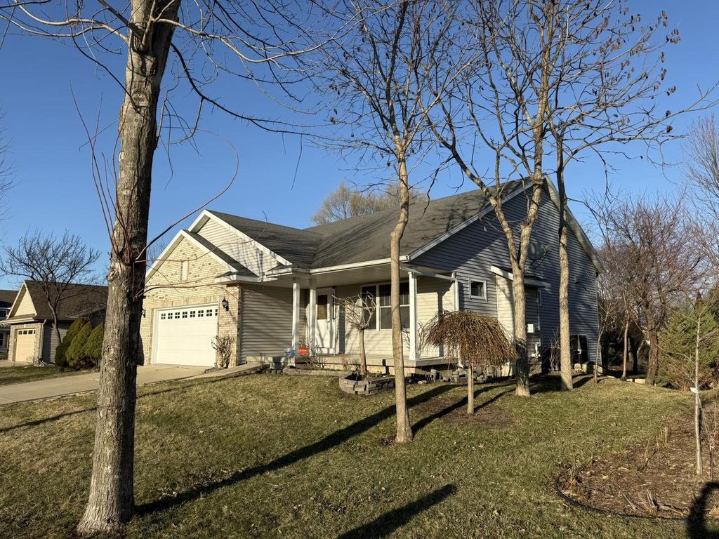Photo of 2880 Crinkle Rooot DRIVE, Fitchburg, WI 53711 (MLS # 2021122)