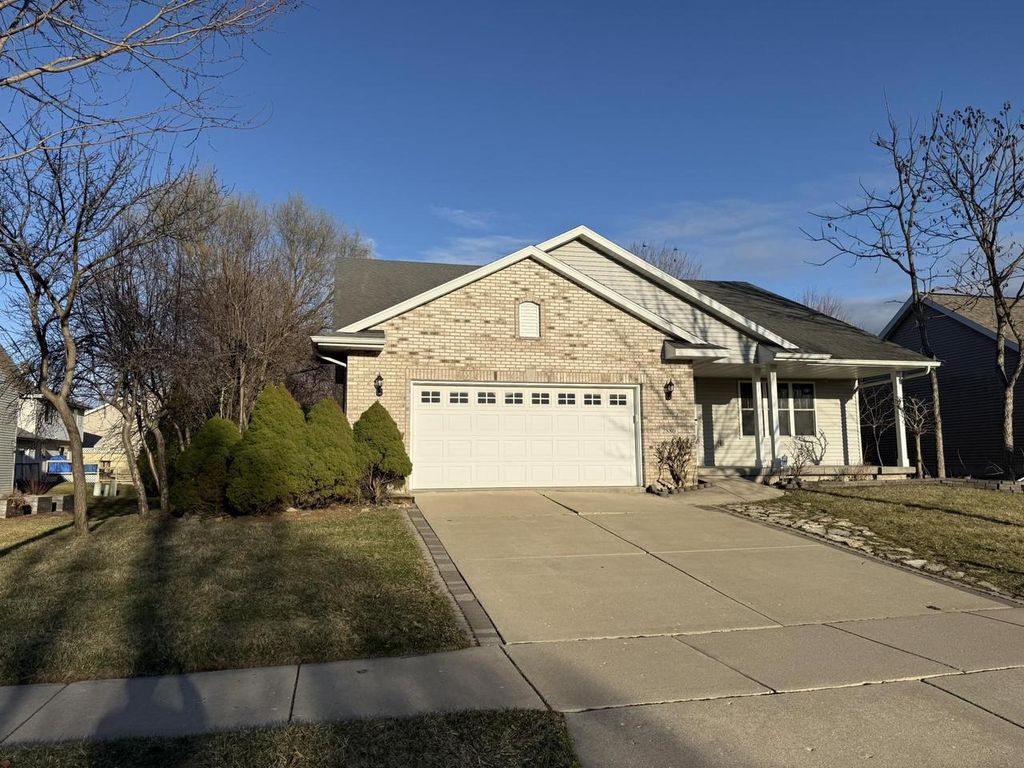 Photo of 2880 Crinkle Rooot DRIVE, Fitchburg, WI 53711 (MLS # 2021122)