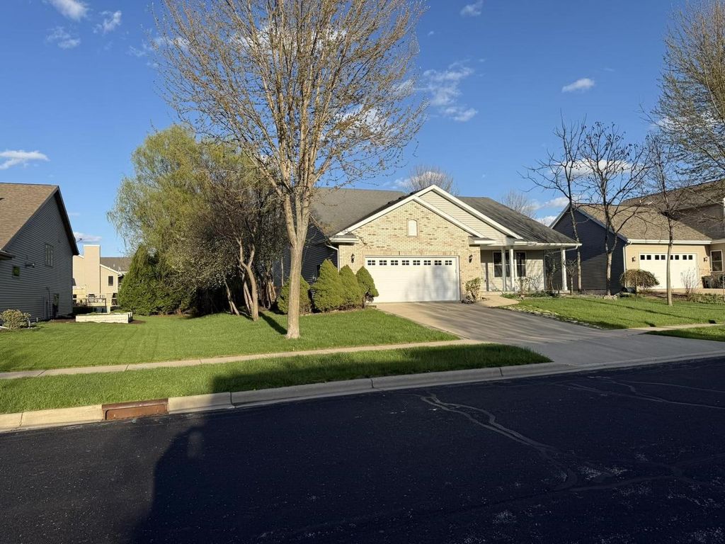 Photo of 2880 Crinkle Root DRIVE, Fitchburg, WI 53711 (MLS # 2021122)
