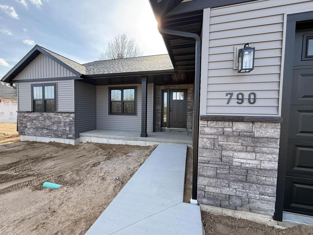 Photo of 790 Torrey Pines WAY, Plover, WI 54467 (MLS # 22505629)