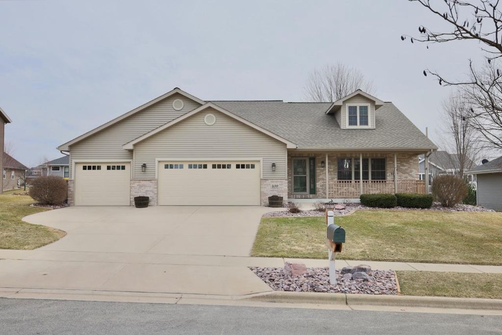 Photo of 430 21st STREET, Prairie Du Sac, WI 53578 (MLS # 2019174)