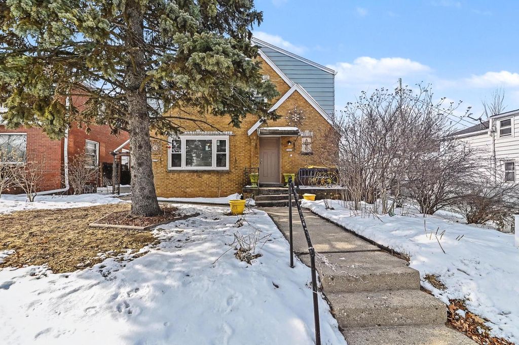 Photo of 3121 S 54th STREET #3119, Milwaukee, WI 53219 (MLS # 1950021)