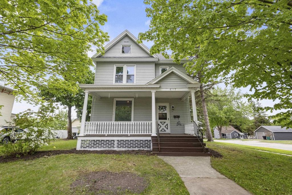 Photo of 617 Newbury STREET, Ripon, WI 54971 (MLS # 50326050)