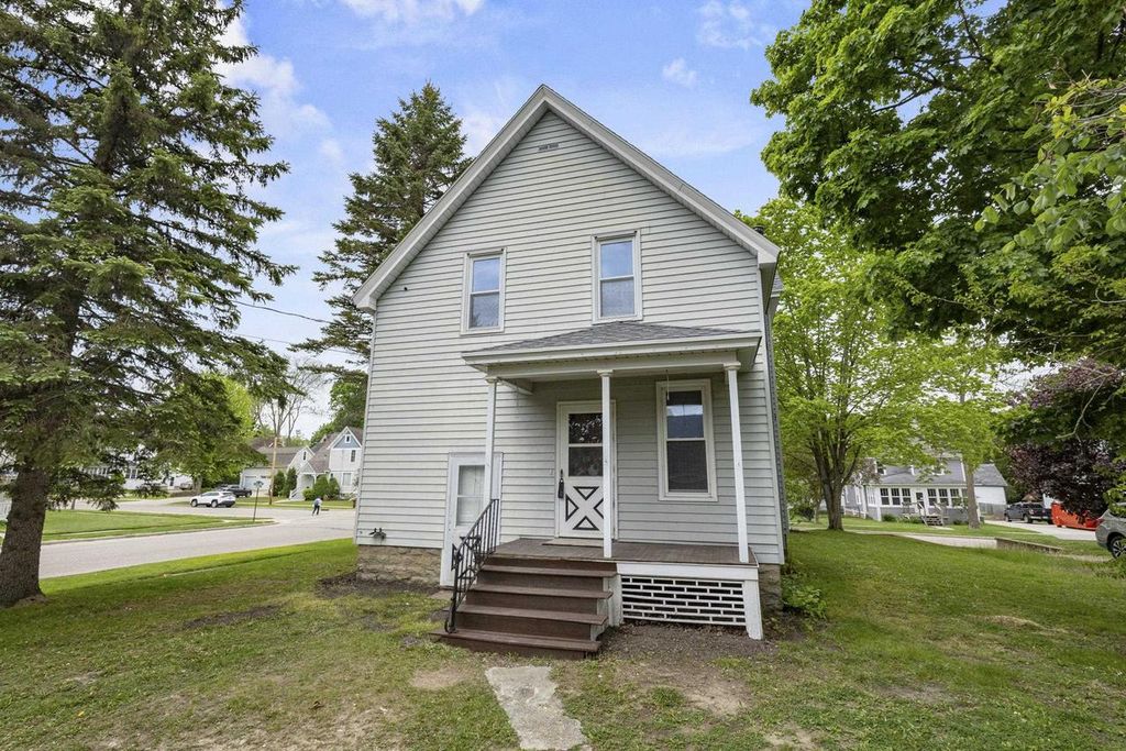 Photo of 617 Newbury STREET, Ripon, WI 54971 (MLS # 50326050)