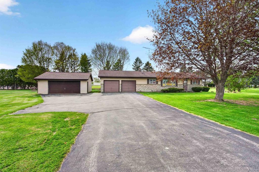 Photo of N5782 Fairview ROAD, Fond Du Lac, WI 54937 (MLS # 50324928)