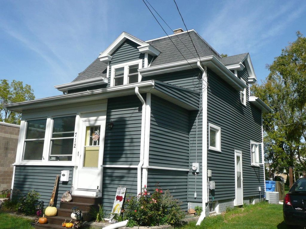 Photo of 422 Main STREET, La Crosse, WI 54601 (MLS # 1944606)