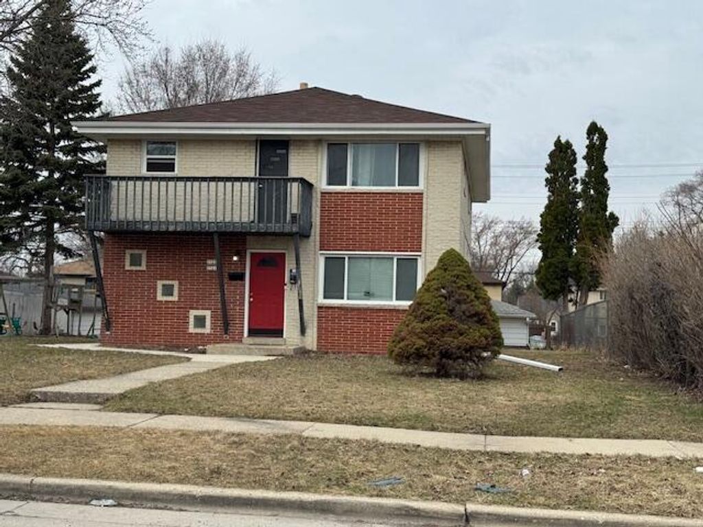 Photo of 5721 N 90th STREET, Milwaukee, WI 53225 (MLS # 1955742)