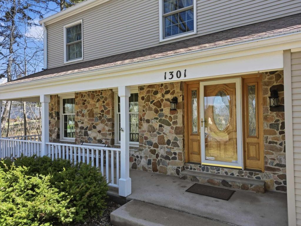 Photo of 1301 N Broadway AVENUE, Marshfield, WI 54449 (MLS # 22601511)