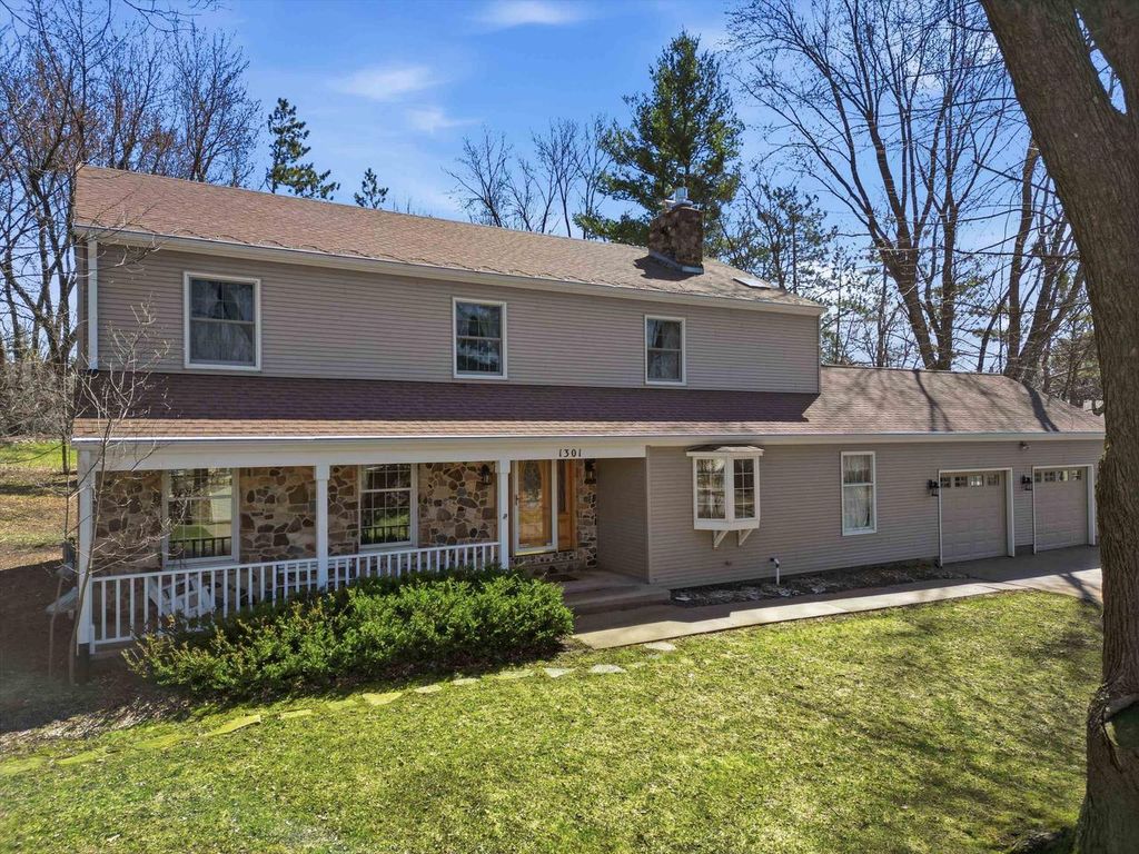 Photo of 1301 N Broadway AVENUE, Marshfield, WI 54449 (MLS # 22601511)