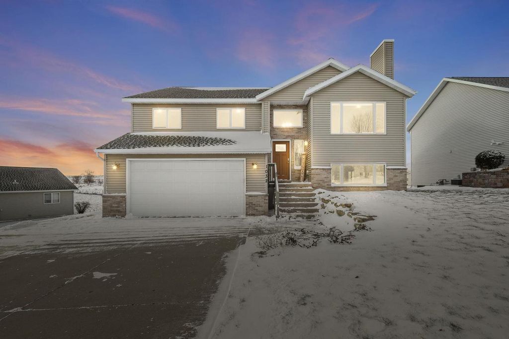 Photo of 1032 VISTA RIDGE DRIVE, Mount Horeb, WI 53572 (MLS # 2014339)