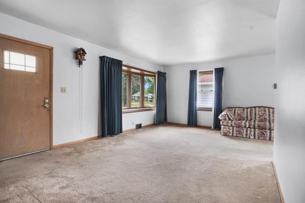 Photo of 10413 W Sheridan AVENUE, Milwaukee, WI 53225 (MLS # 1946107)