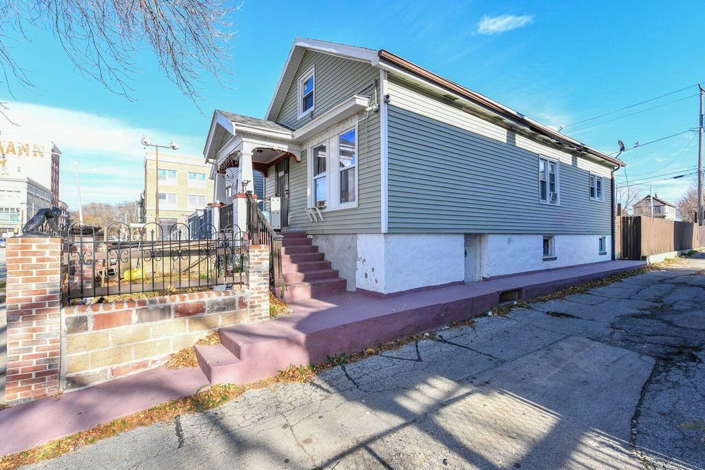 Photo of 1732 S 7th STREET, Milwaukee, WI 53204 (MLS # 1944165)