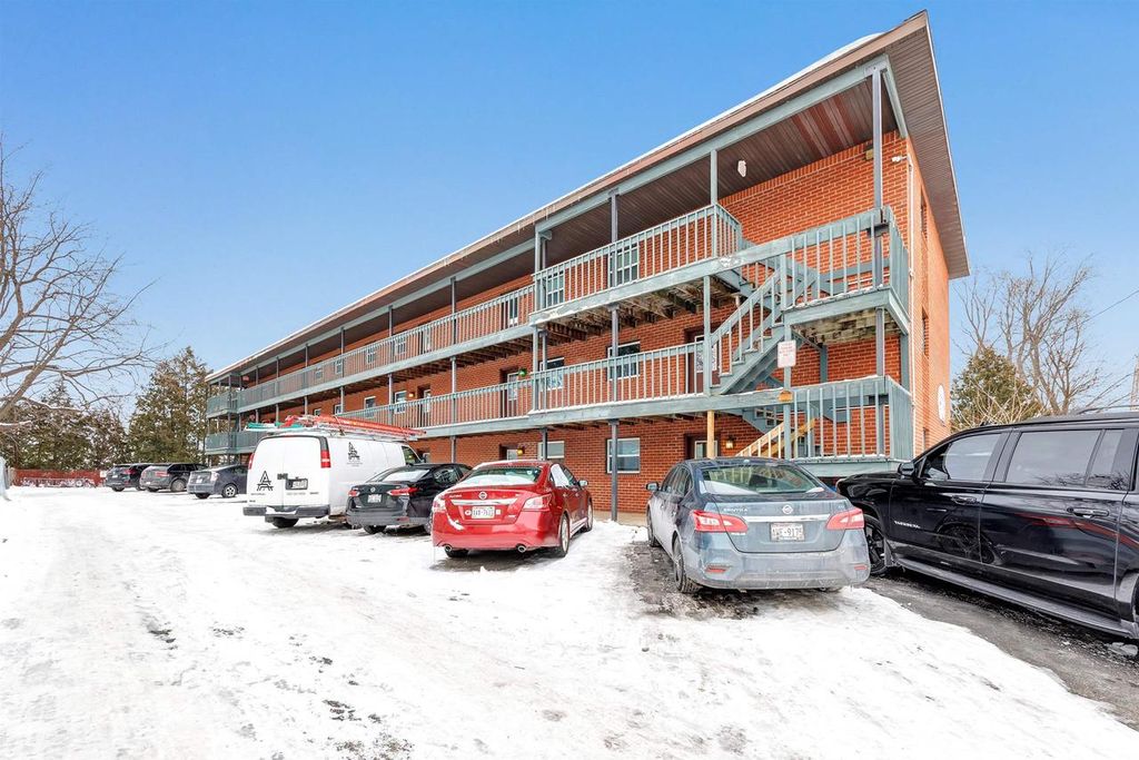 Photo of 836 Vine AVENUE, Oshkosh, WI 54901 (MLS # 50318986)