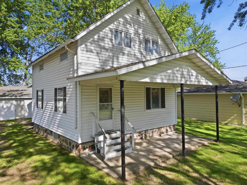Photo of 1108 N Walnut AVENUE, Marshfield, WI 54449 (MLS # 22602382)