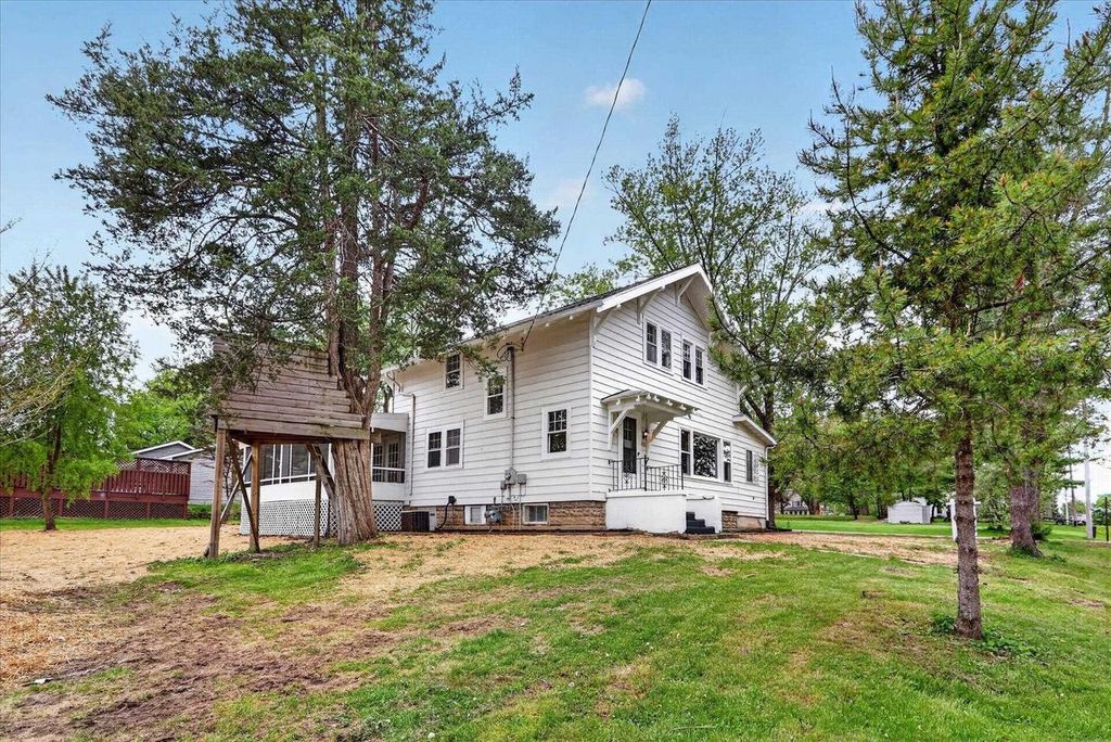 Photo of 2903 S Caroline STREET, Orfordville, WI 53576 (MLS # 2021894)