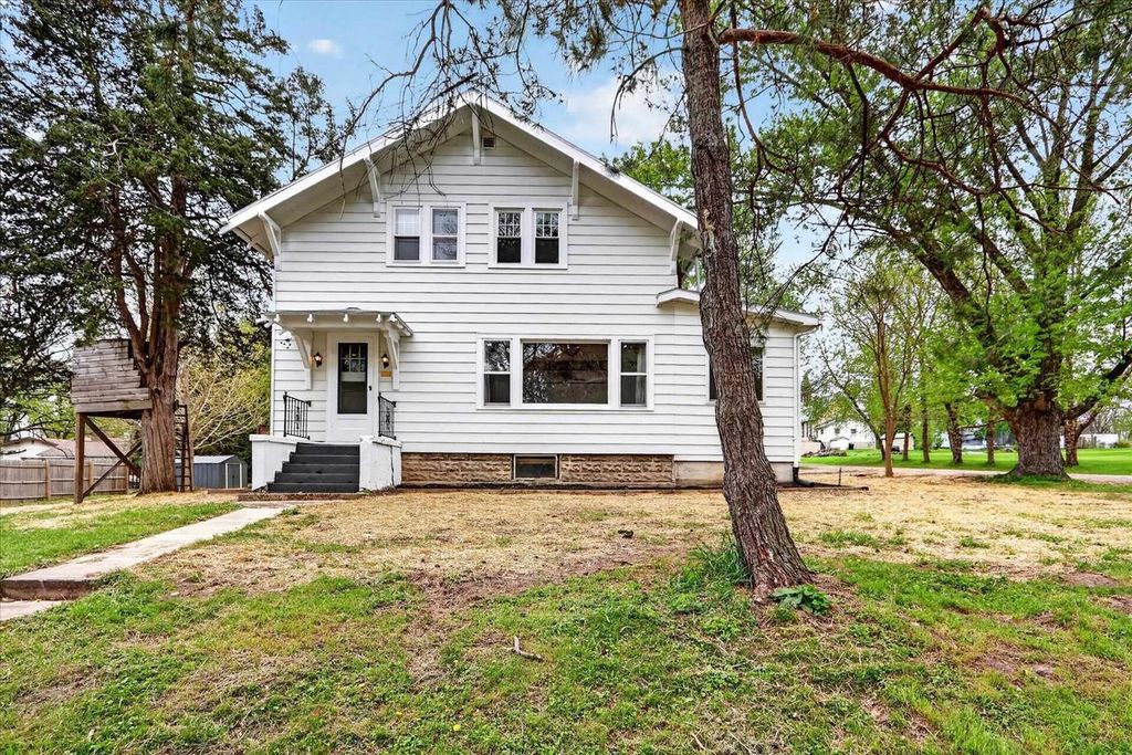 Photo of 2903 S Caroline STREET, Orfordville, WI 53576 (MLS # 2021894)