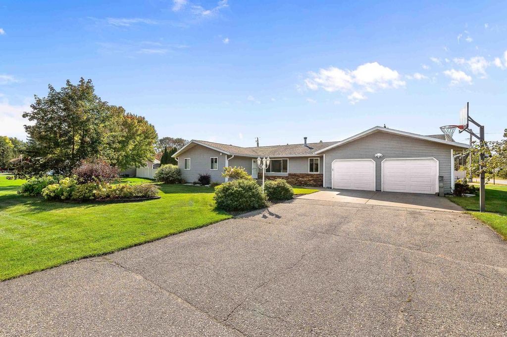 Photo of 1011 Melody LANE, Plover, WI 54467 (MLS # 22504626)