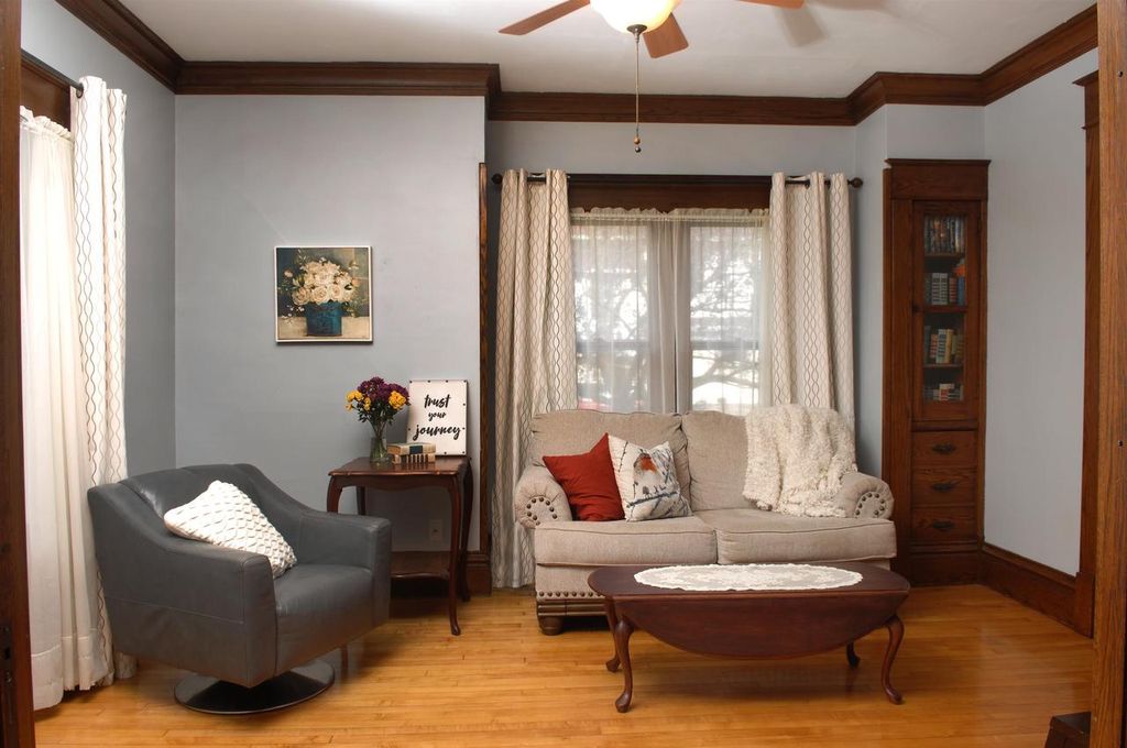 Photo of 501 W Bent AVENUE, Oshkosh, WI 54901 (MLS # 50324114)