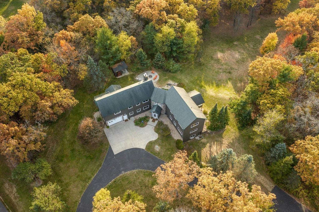 Photo of E9245 Oakleaf LANE, Wisconsin Dells, WI 53965 (MLS # 2035274)