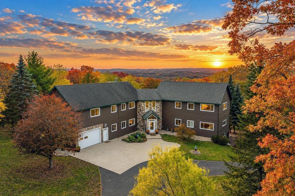 Photo of E9245 Oakleaf LANE, Wisconsin Dells, WI 53965 (MLS # 2035274)