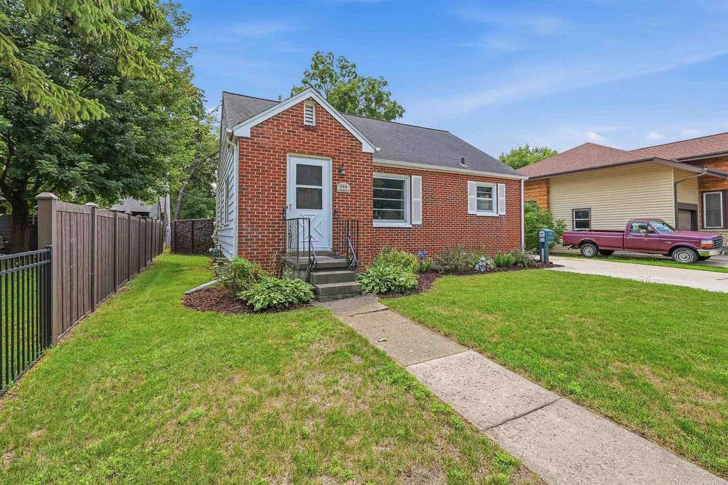 Photo of 344 E Johnson STREET, Fond Du Lac, WI 54935 (MLS # 50330842)