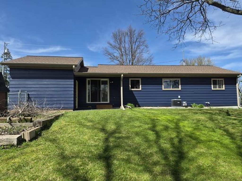 Photo of 820 Western STREET, Marshfield, WI 54449 (MLS # 22601248)