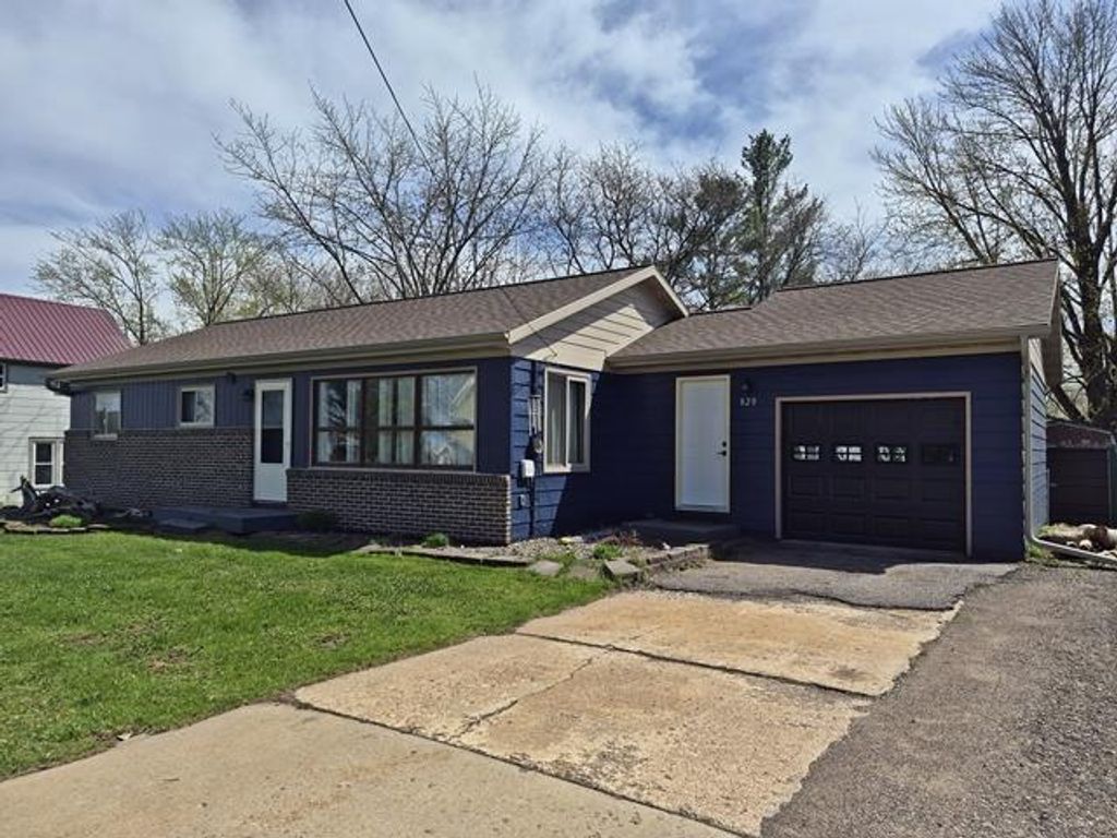 Photo of 820 Western STREET, Marshfield, WI 54449 (MLS # 22601248)