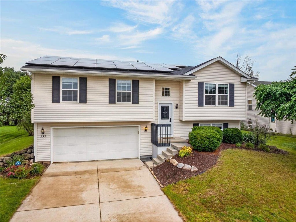 Photo of 535 Sugar AVENUE, Belleville, WI 53508 (MLS # 2033041)