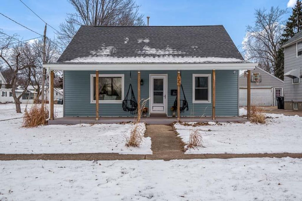 Photo of 1323 Middle STREET, Beloit, WI 53511 (MLS # 2015310)