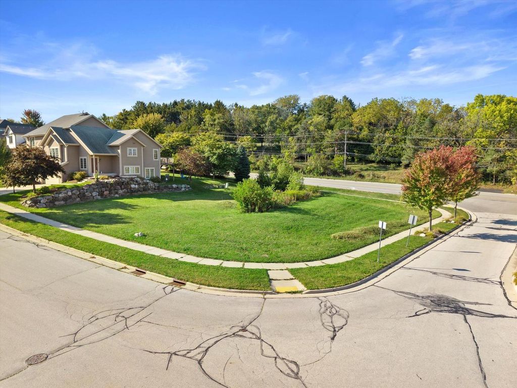 Photo of Lot 90 Oak Valley LANE, Waukesha, WI 53188 (MLS # 1950490)