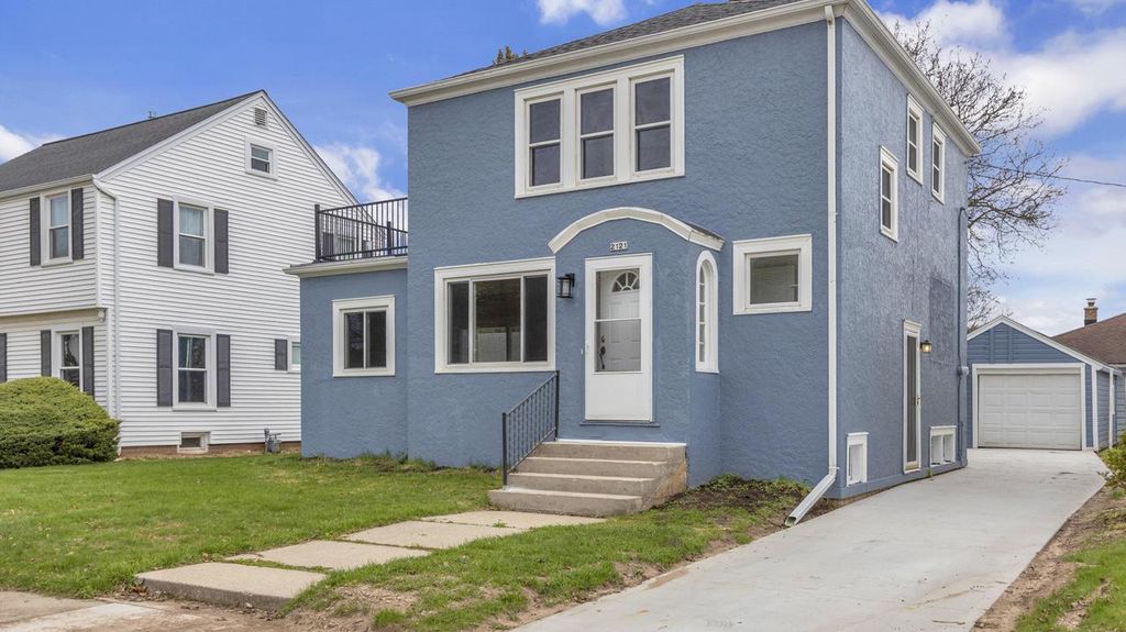 Photo of 2121 Cleveland AVENUE, Sheboygan, WI 53081 (MLS # 1959598)