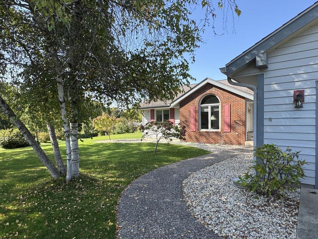 Photo of N66W28382 Meissner STREET, Hartland, WI 53029 (MLS # 1940323)