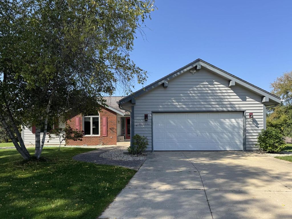Photo of N66W28382 Meissner STREET, Hartland, WI 53029 (MLS # 1940323)