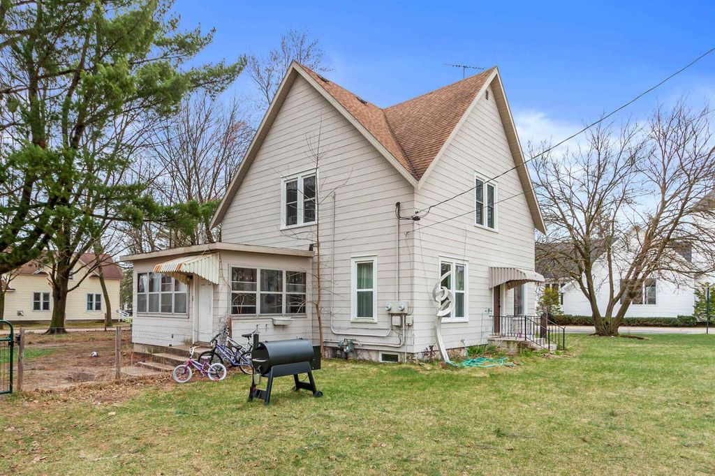 Photo of 545 Division STREET, Wild Rose, WI 54984 (MLS # 50323741)