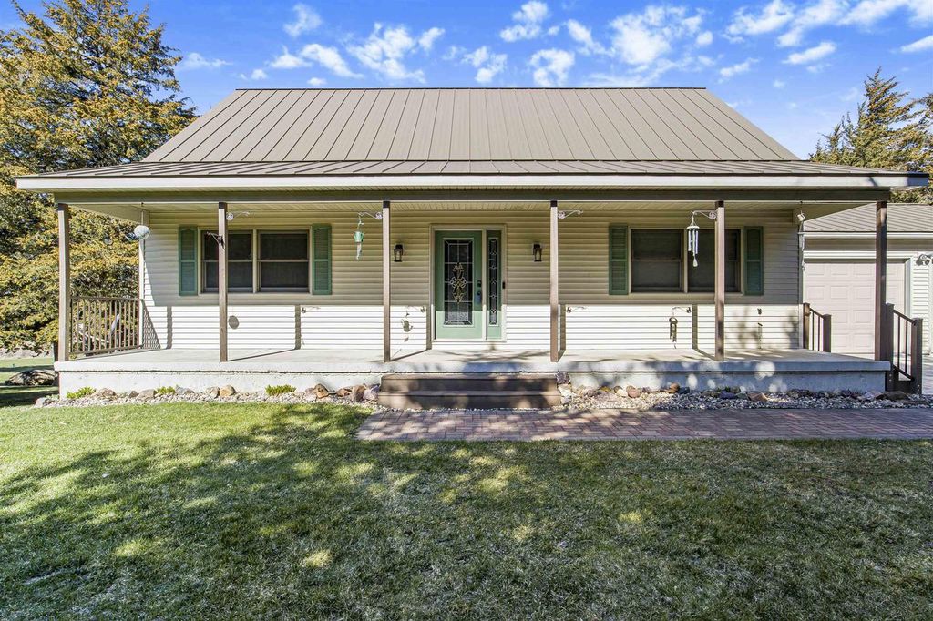 Photo of S4395 Cedarberry LANE, Baraboo, WI 53913 (MLS # 2019861)