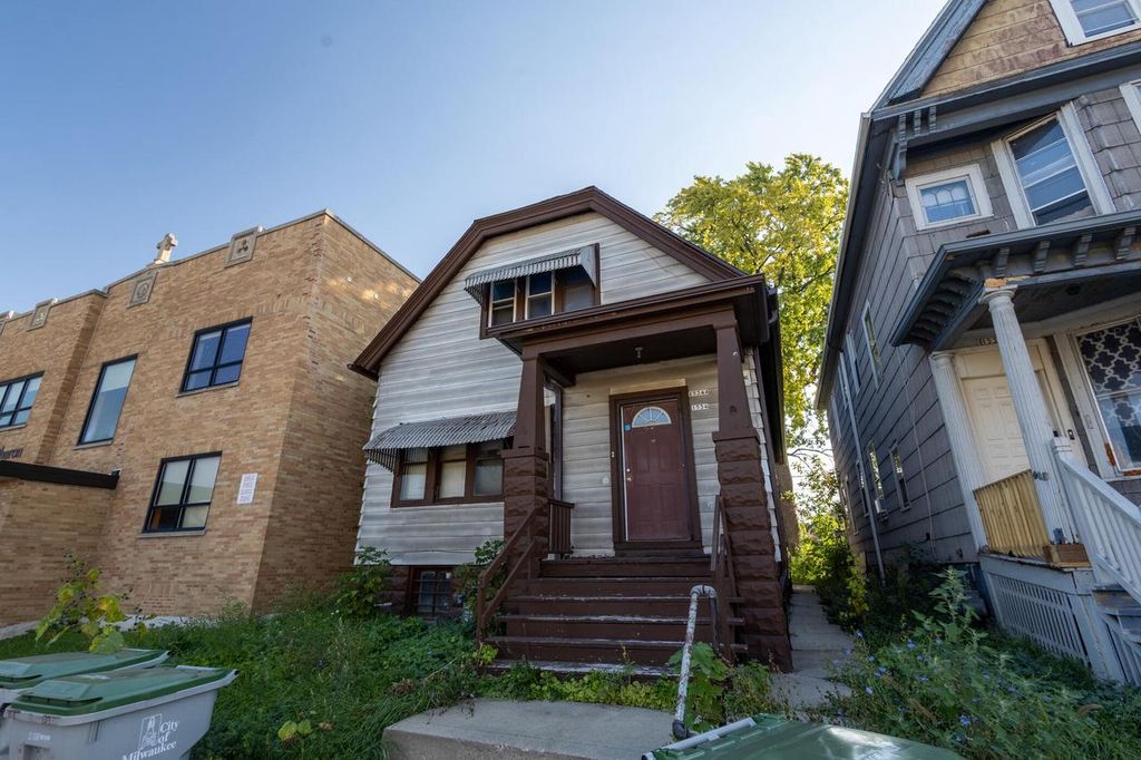 Photo of 1534 S Cesar E Chavez DRIVE, Milwaukee, WI 53204 (MLS # 1937615)