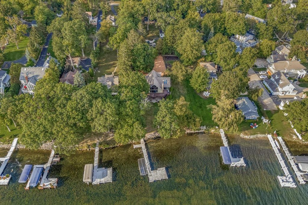 Photo of 2810 Willow Point DRIVE, Delavan, WI 53115 (MLS # 1938326)