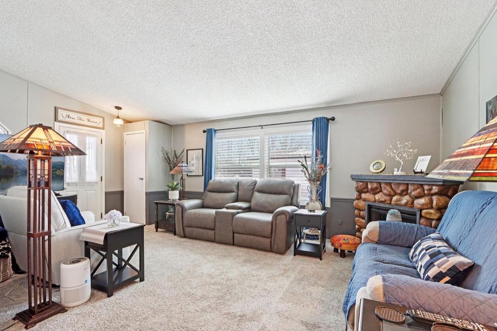 Photo of 412 Oak Lodge ROAD, Waterford, WI 53185 (MLS # 2014980)