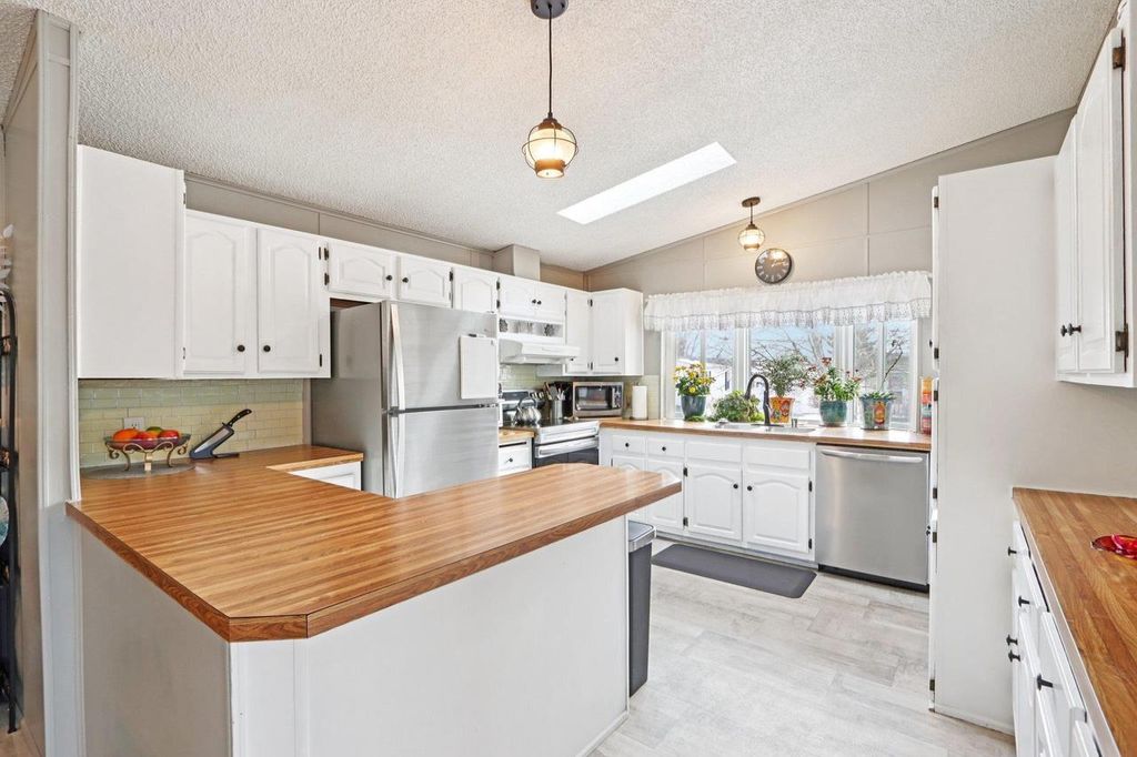 Photo of 412 Oak Lodge ROAD, Waterford, WI 53185 (MLS # 2014980)