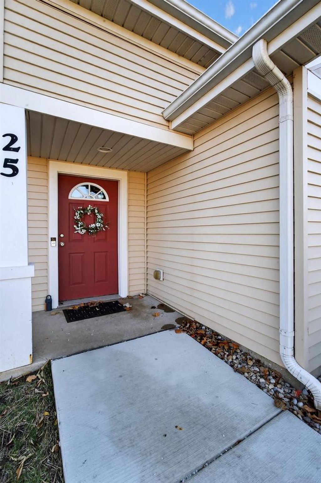 Photo of 30 Keystone WAY #25, Fitchburg, WI 53711 (MLS # 2011964)