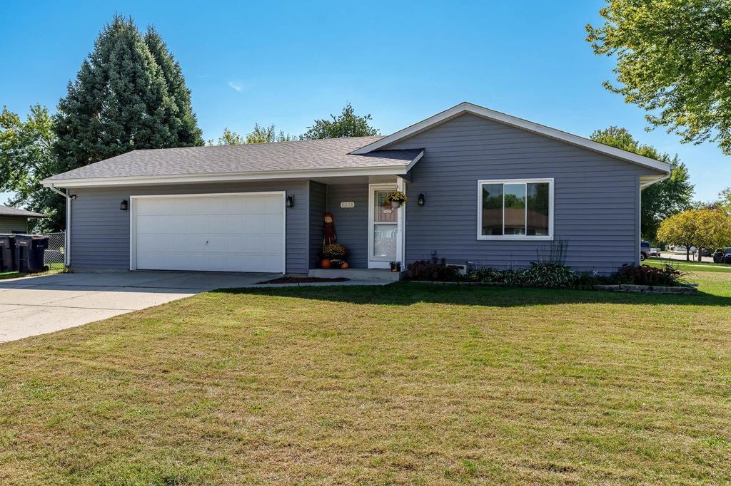 Photo of 1331 W Burbank AVENUE, Janesville, WI 53546 (MLS # 2010049)