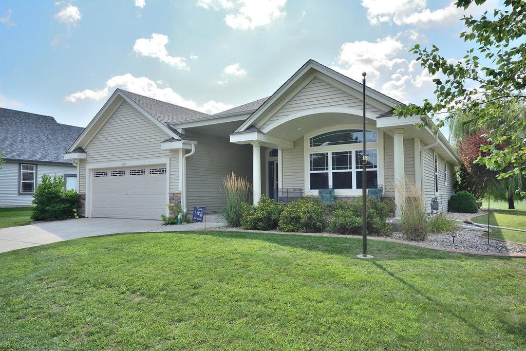 Photo of 1417 Mamerow LANE W LANE W, Oconomowoc, WI 53066 (MLS # 1978565)