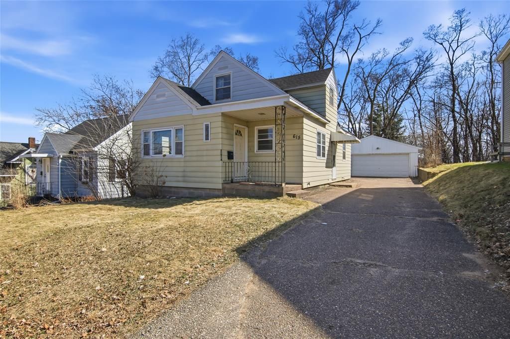 Photo of 615 Vine STREET, Eau Claire, WI 54703 (MLS # 1599092)